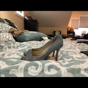 silver heels very fun 4 inch heel